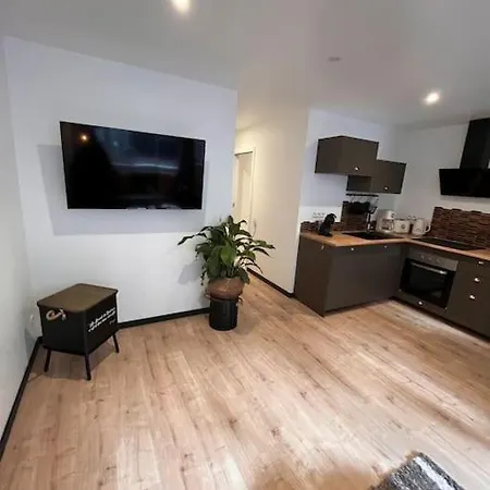 Atelier Du Jacuzzi Illimite Proche Du Mont Saint Michel アパート