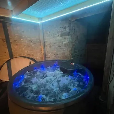Atelier Du Jacuzzi Illimite Proche Du Mont Saint Michel דירה אברנשה