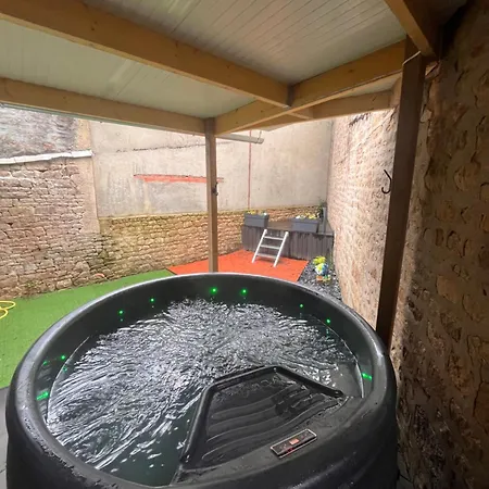 Atelier Du Jacuzzi Illimite Proche Du Mont Saint Michel Apartment *